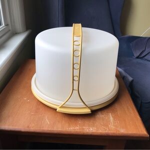 VTG Tupperware Cake Carrier